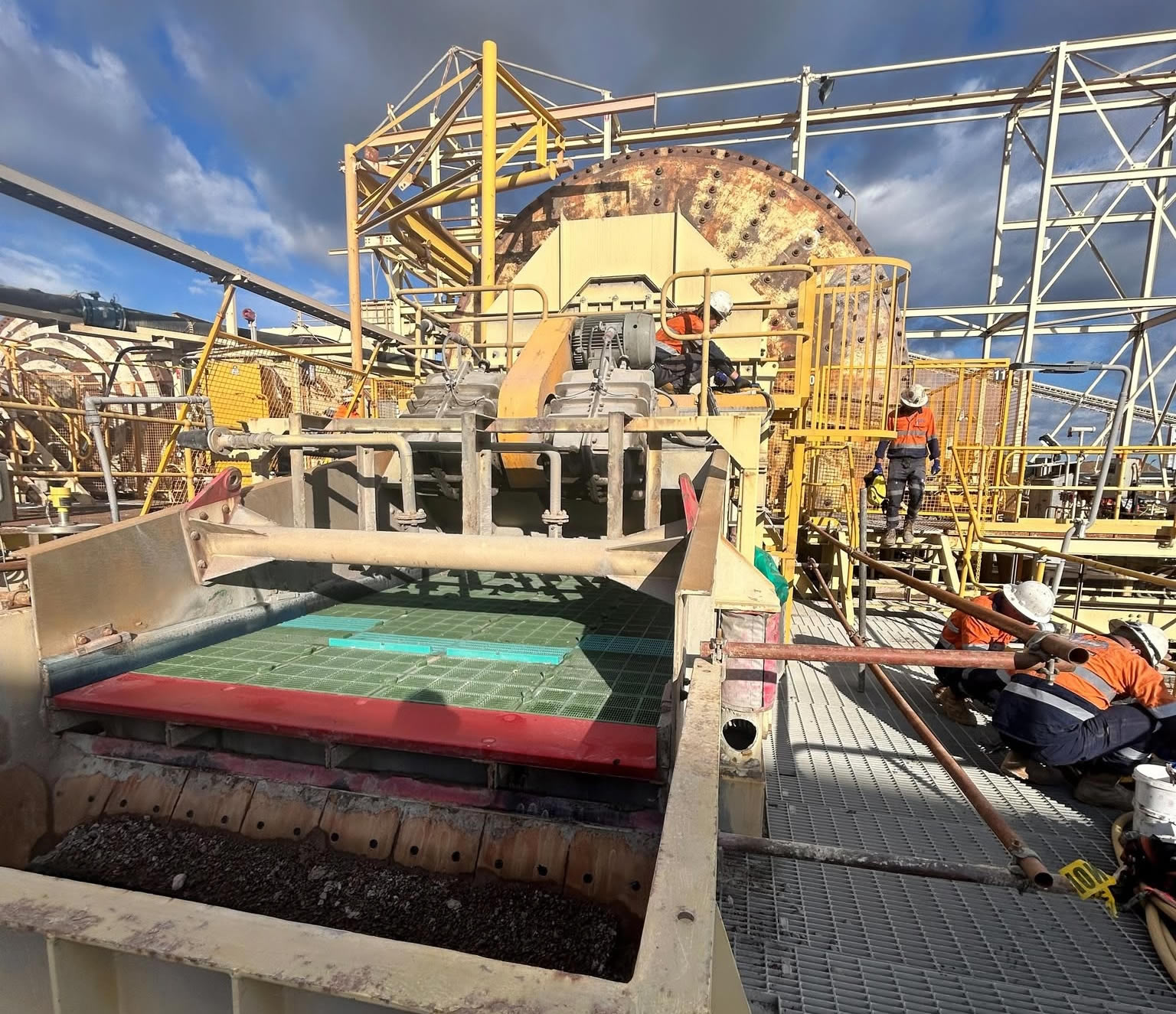 Vibrating Screen Replacement